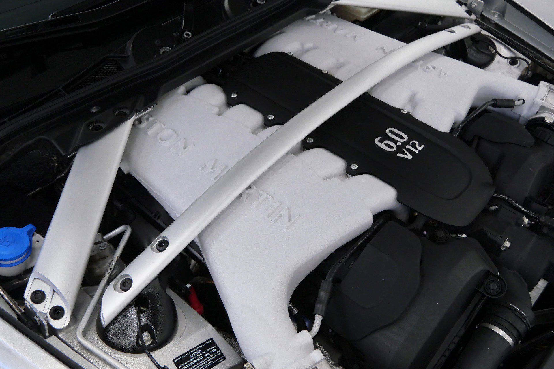 Used 2017 Aston Martin V12 Vantage S RWD image 47