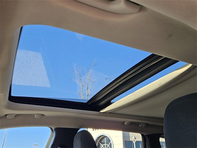 Used 2017 Jeep Cherokee Latitude w/ Comfort/Convenience Group image 14