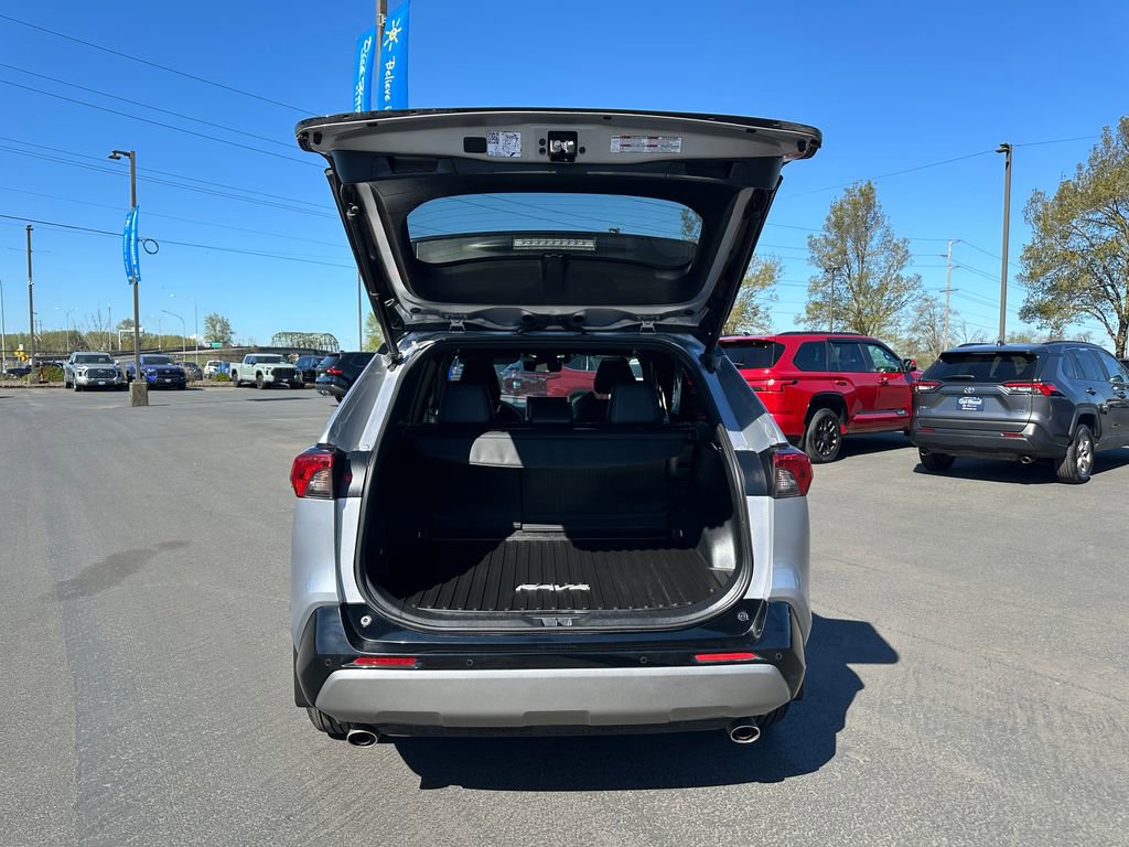 Used 2022 Toyota RAV4 XSE AWD/4WD image 11