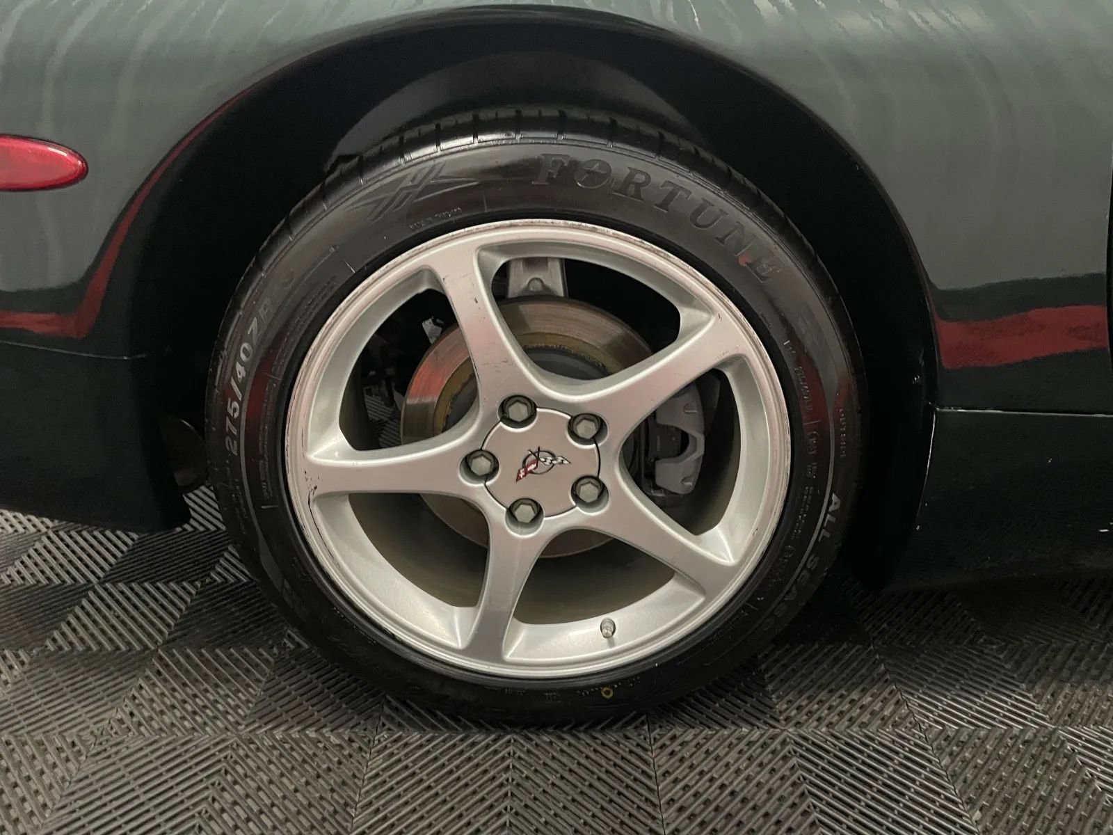 Used 2000 Chevrolet Corvette Coupe w/ Roof Pkg RWD image 19