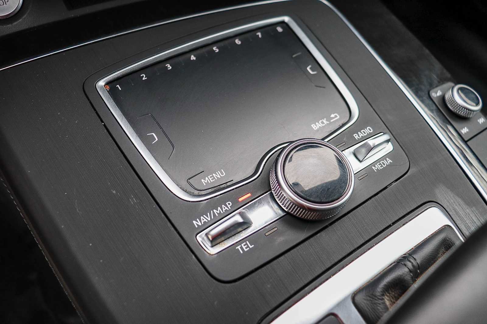 Used 2020 Audi Q5 e Premium Plus w/ Premium Plus Package image 26