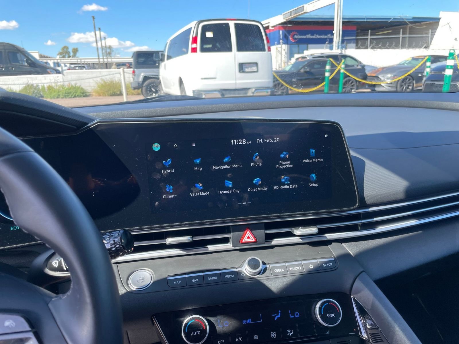 Used 2025 Hyundai Elantra Limited FWD image 21