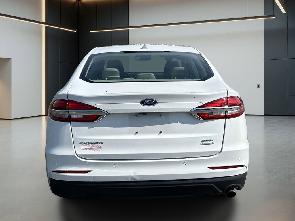 Used 2019 Ford Fusion SEL FWD image 4