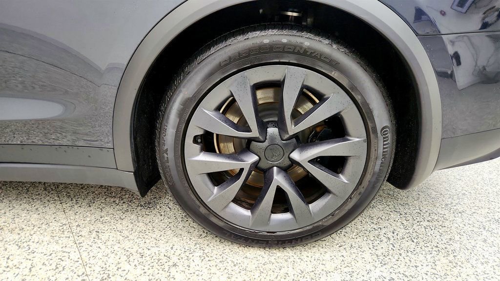 Used 2023 Tesla Model X image 9