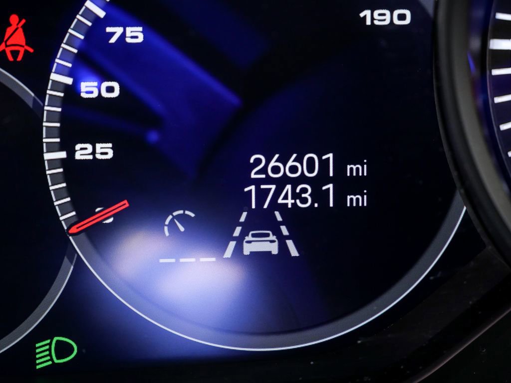 Certified 2023 Porsche Panamera Platinum Edition image 12