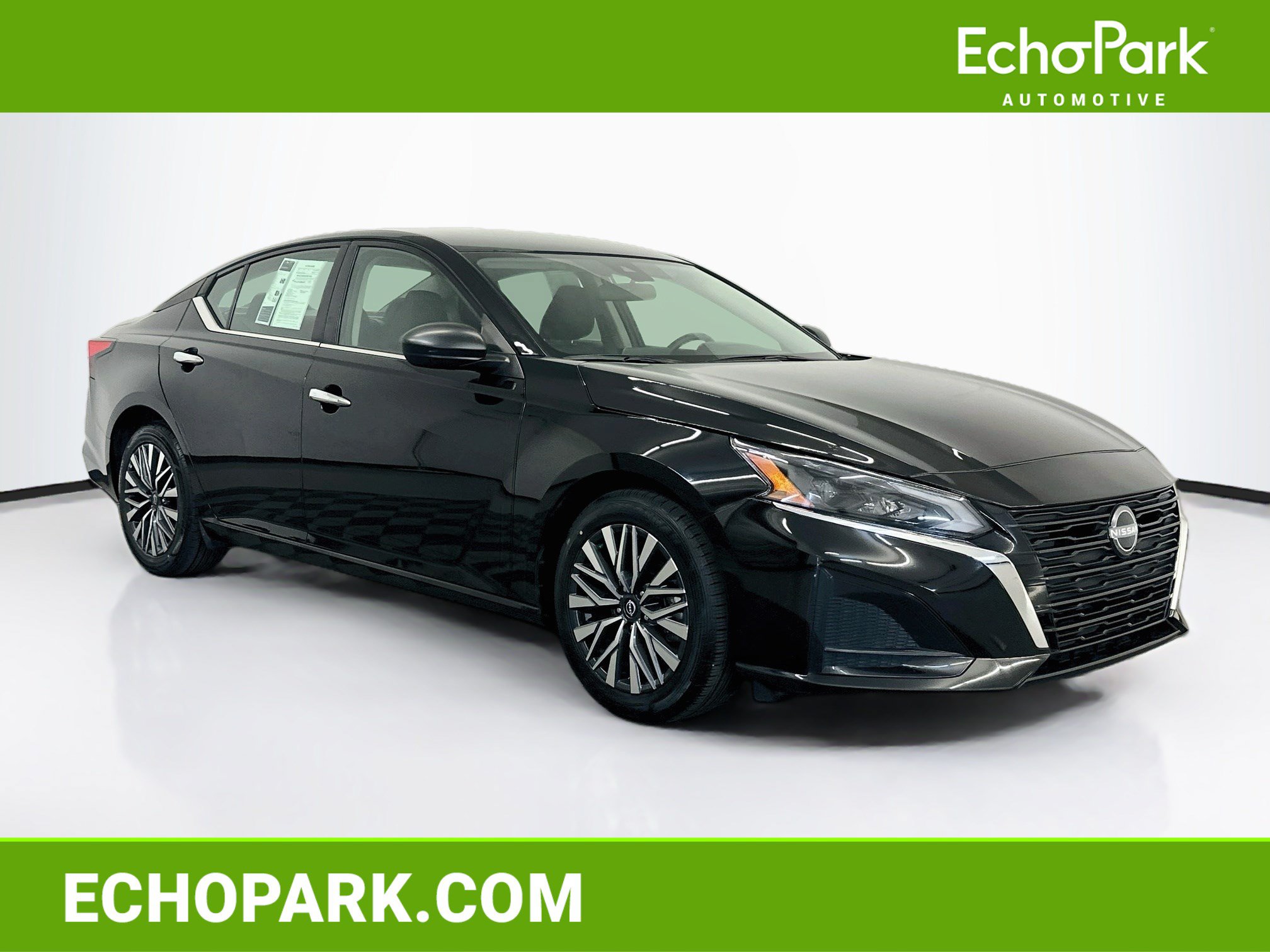 Used 2025 Nissan Altima 2.5 SV FWD image 1