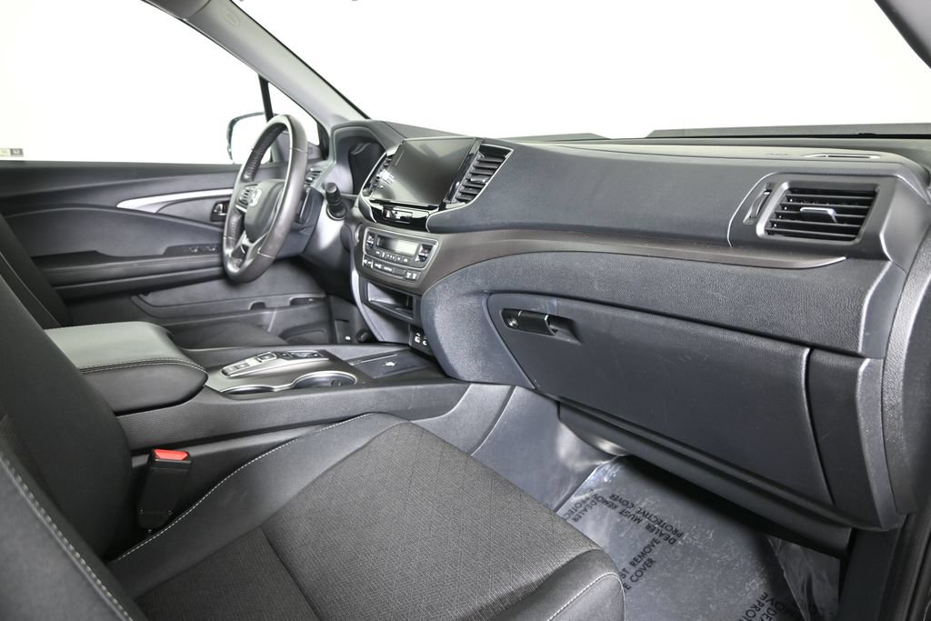 Used 2025 Honda Ridgeline Sport image 15