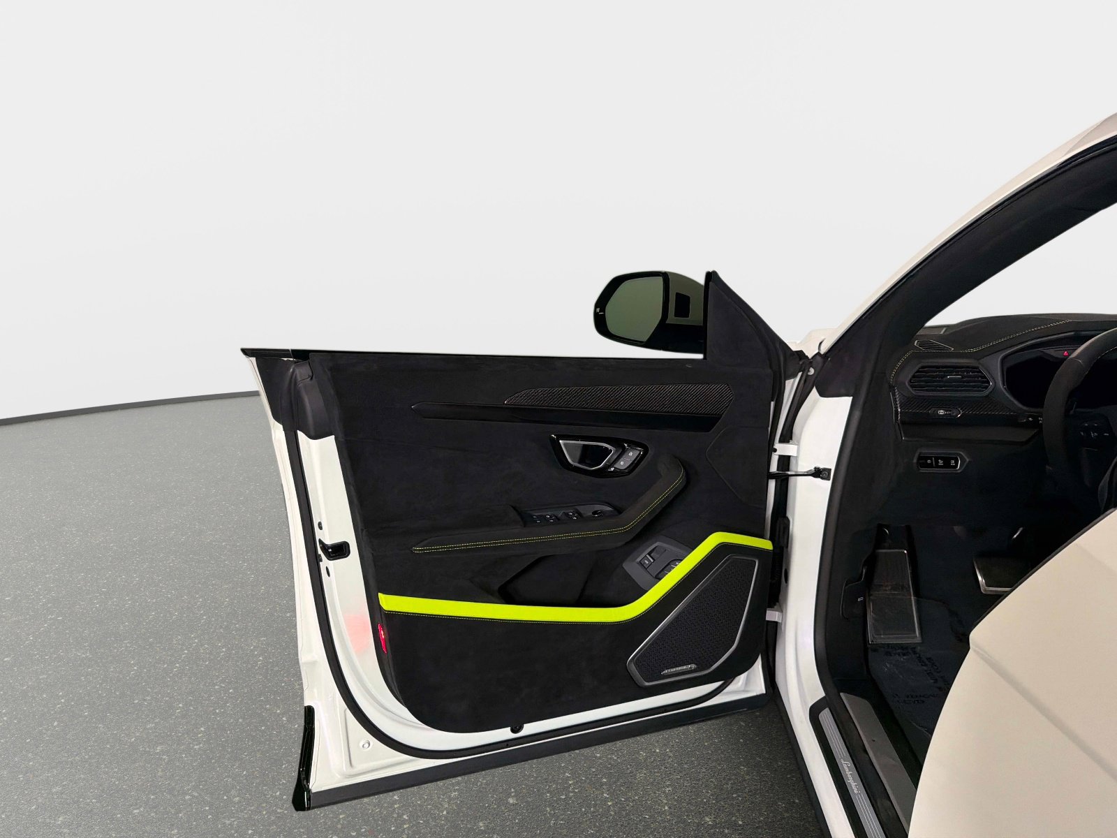Used 2024 Lamborghini Urus Performante image 37