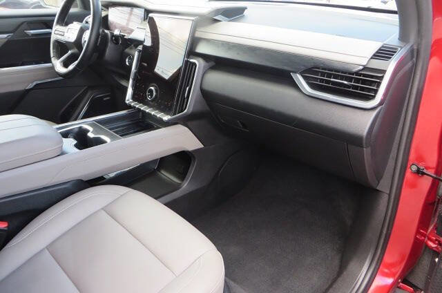 Used 2024 GMC Acadia Elevation image 18