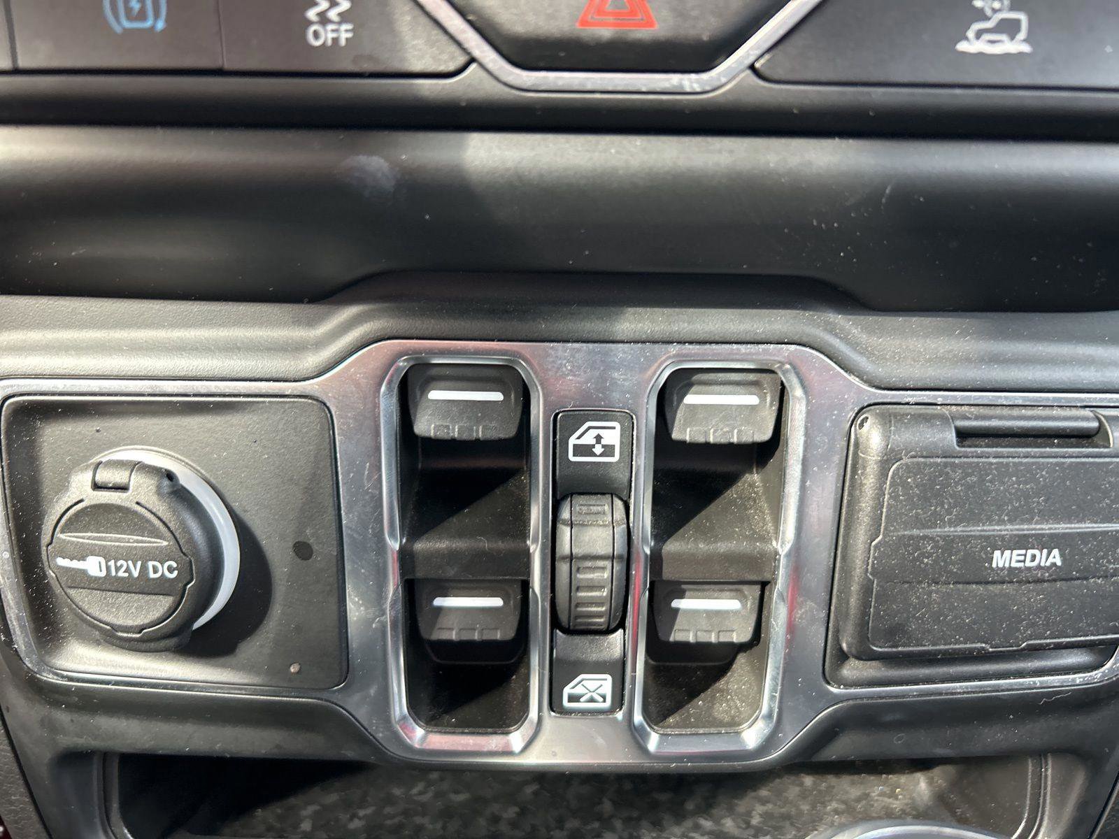 Used 2023 Jeep Wrangler Unlimited Sahara w/ Cold Weather Group image 23