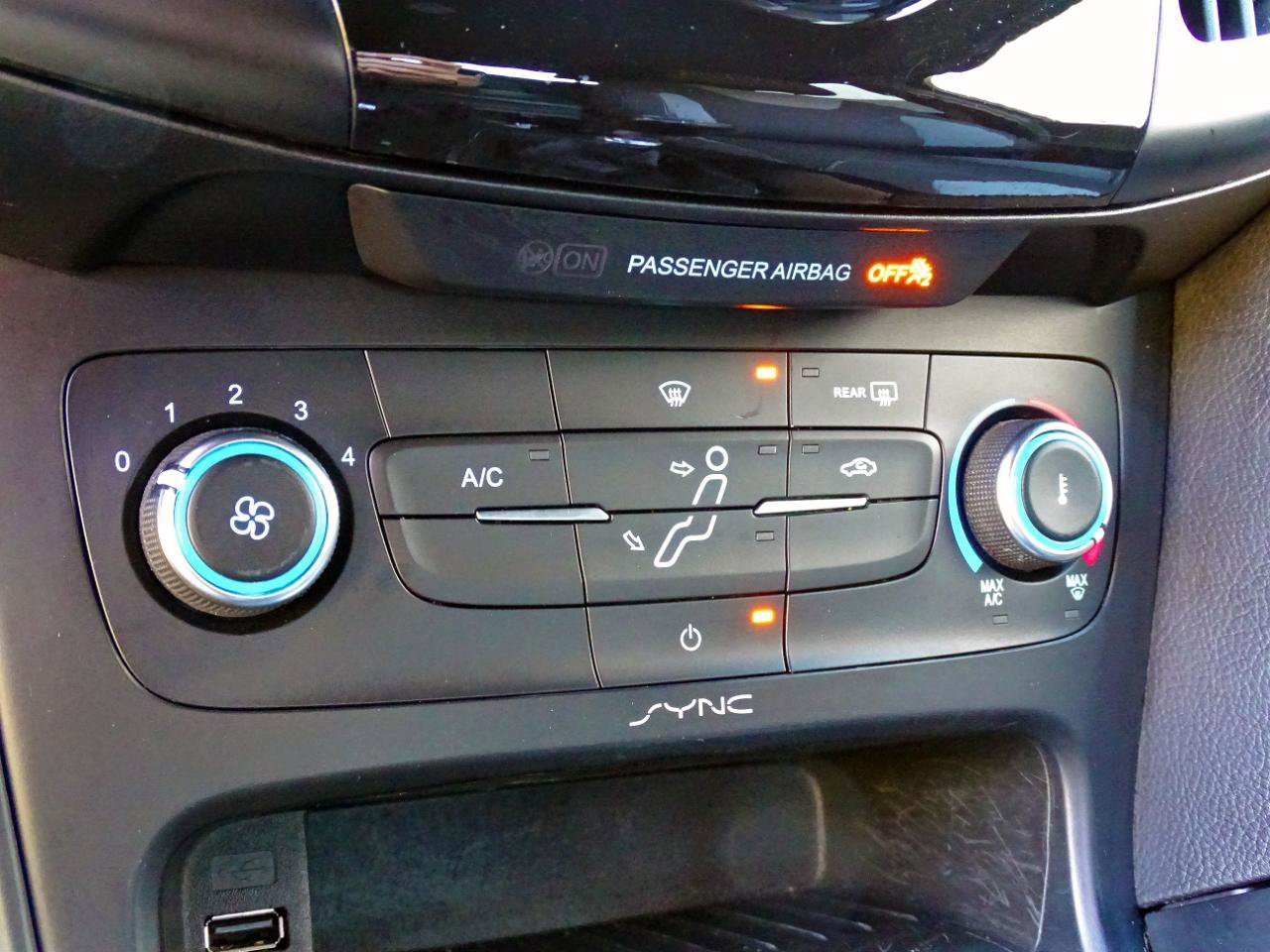 Used 2017 Ford Focus ST FWD image 36