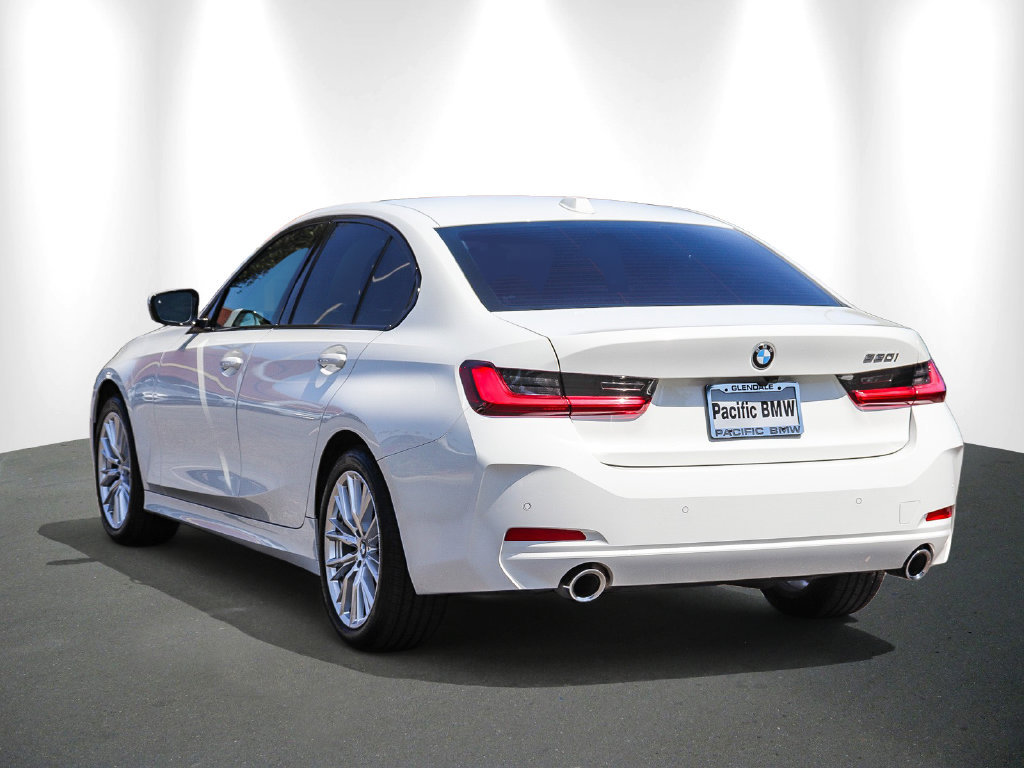 Certified 2023 BMW 330i Sedan w/ Driving Assistance Package RWD image 4