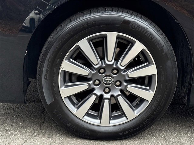 Used 2020 Toyota Sienna XLE image 7