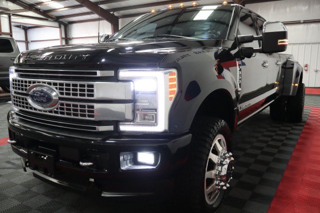 Used 2017 Ford F350 Platinum w/ Platinum Ultimate Package AWD/4WD image 29