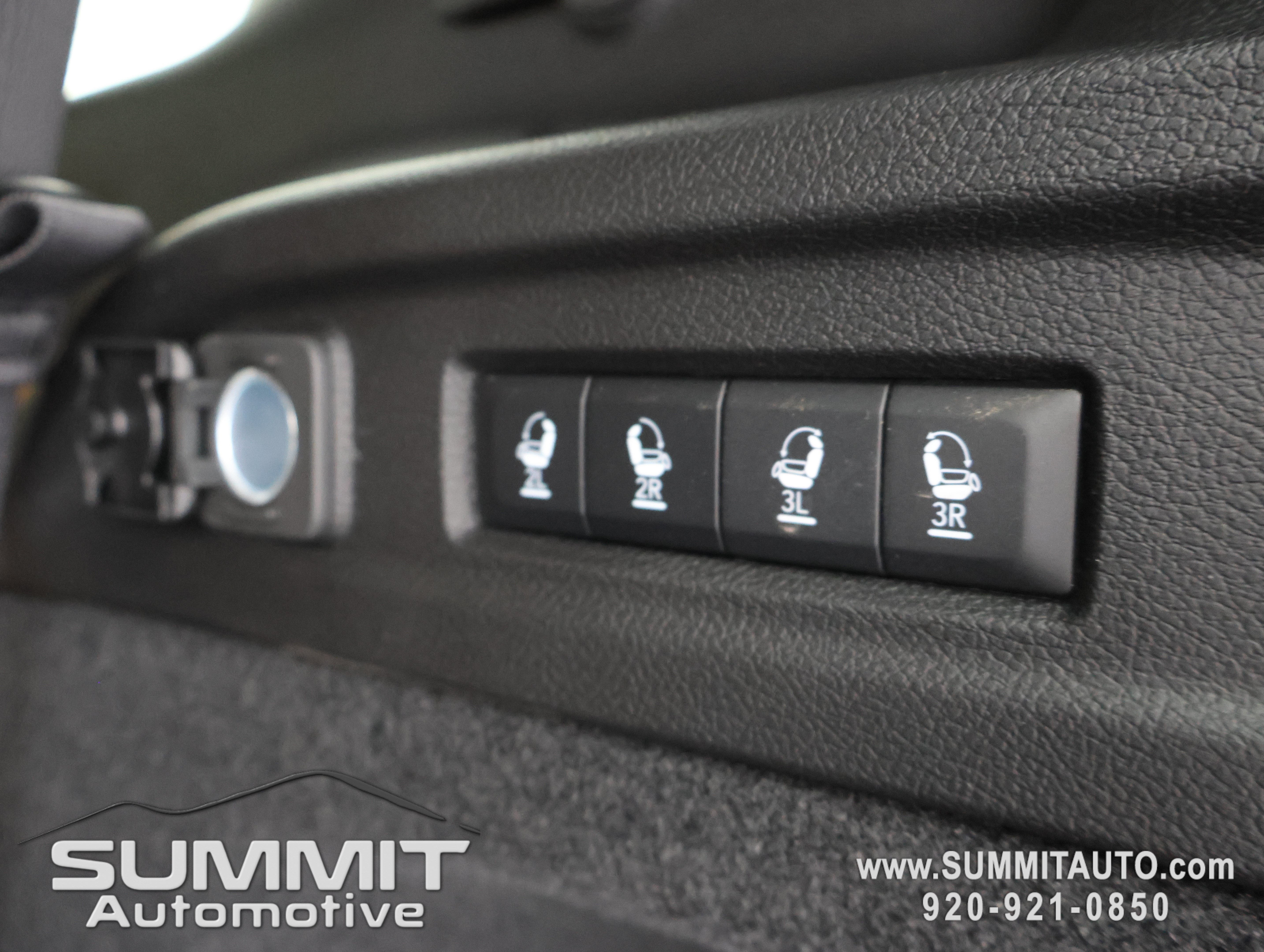 New 2026 Jeep Grand Cherokee L Summit w/ Obsidian Package AWD/4WD image 34