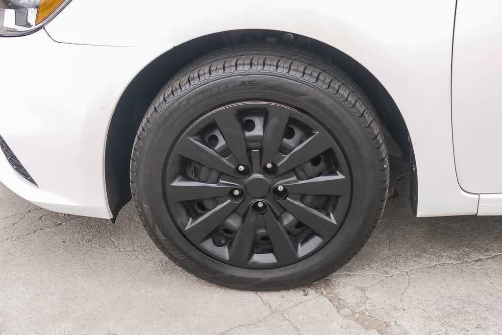 Used 2016 Nissan Sentra SV FWD image 5