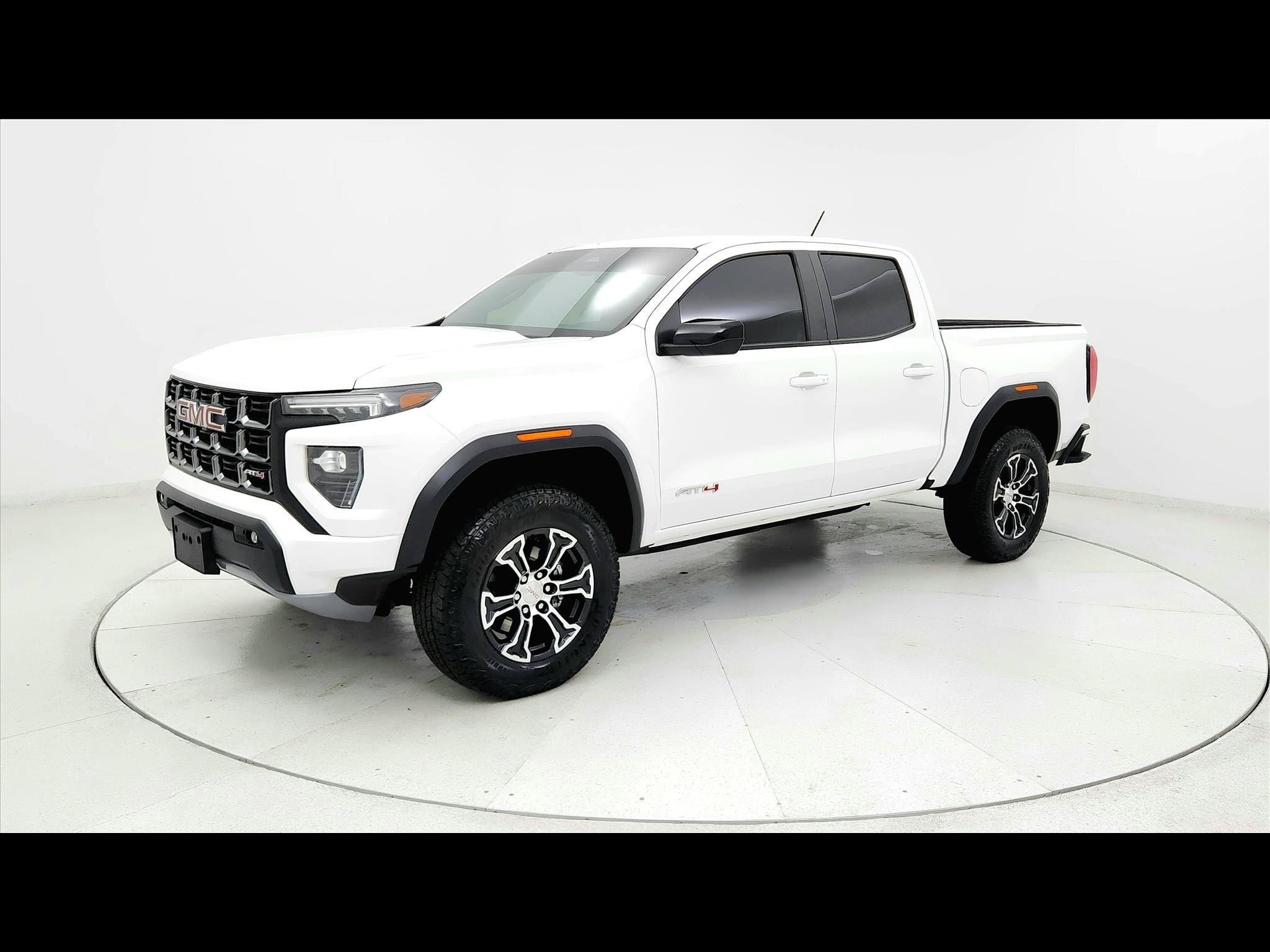 Used 2024 GMC Canyon AT4 w/ AT4 Premium Package AWD/4WD image 1