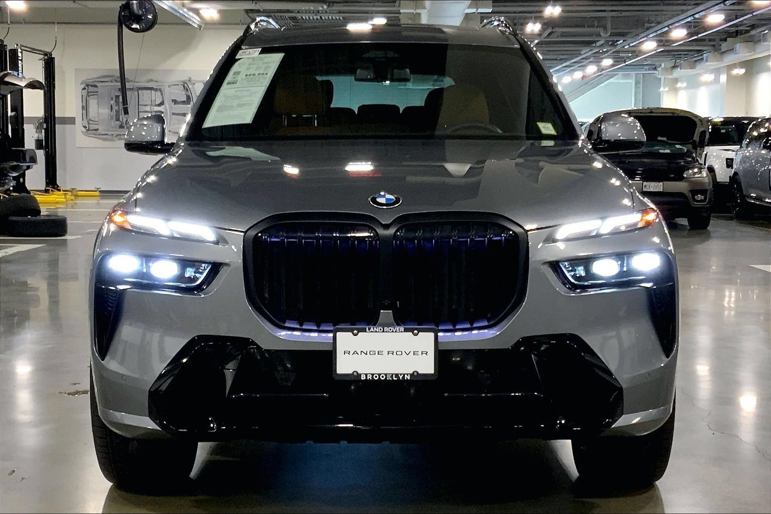 Used 2026 BMW X7 xDrive40i w/ M Sport Package AWD/4WD image 3