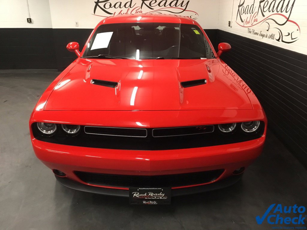 Used 2017 Dodge Challenger R/T Plus RWD image 4