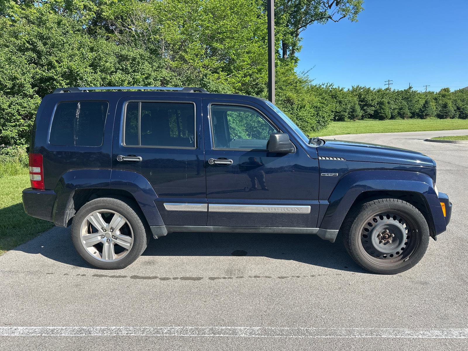 Used 2012 Jeep Liberty Limited Jet w/ Comfort/Convenience Group AWD/4WD image 12