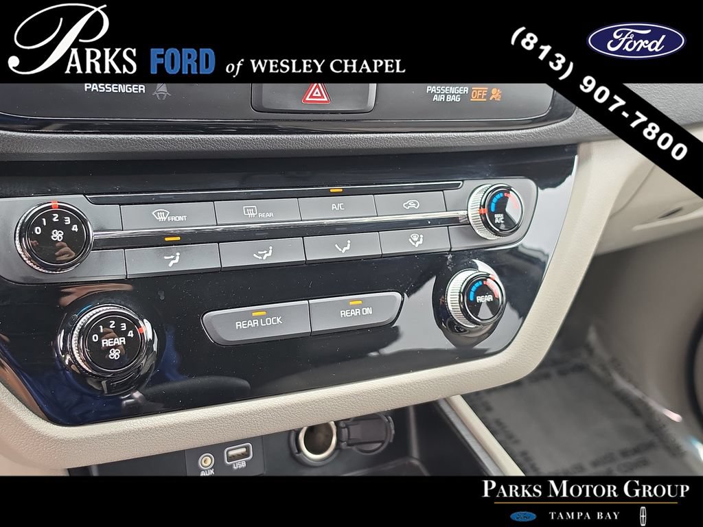 Used 2021 Kia Sedona LX FWD image 23