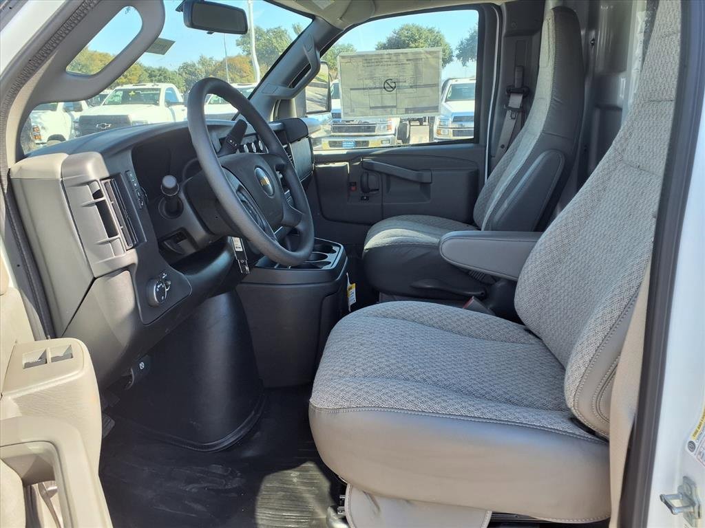 New 2025 Chevrolet Express 3500 w/ Power Convenience Package image 6
