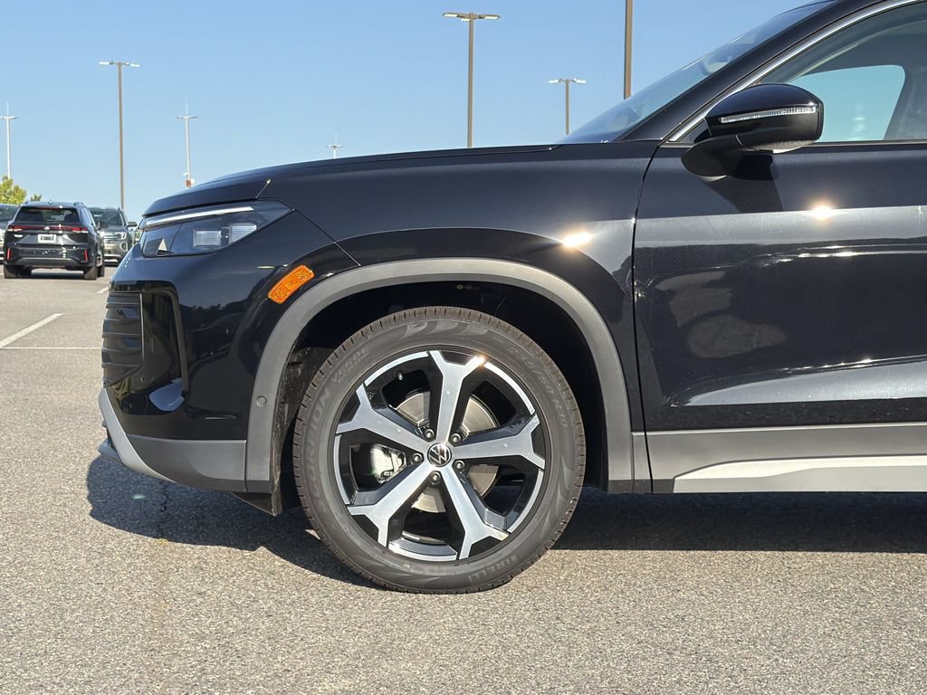 New 2026 Volkswagen Tiguan SE FWD image 9