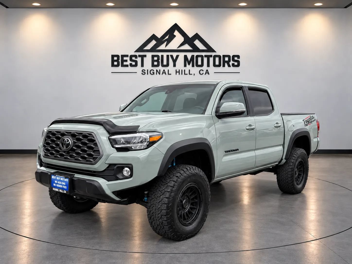 Used 2022 Toyota Tacoma TRD Off-Road w/ TRD Premium Off Road Package AWD/4WD image 3