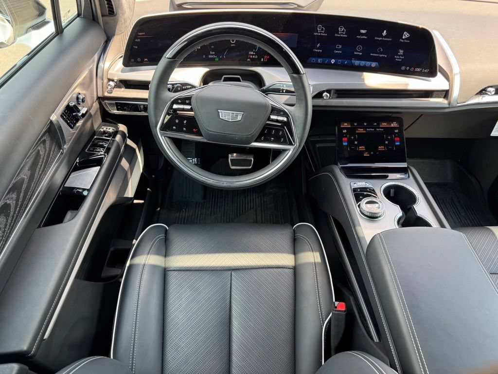 Used 2026 Cadillac Vistiq Platinum w/ LPO, Floor Liner Package AWD/4WD image 14