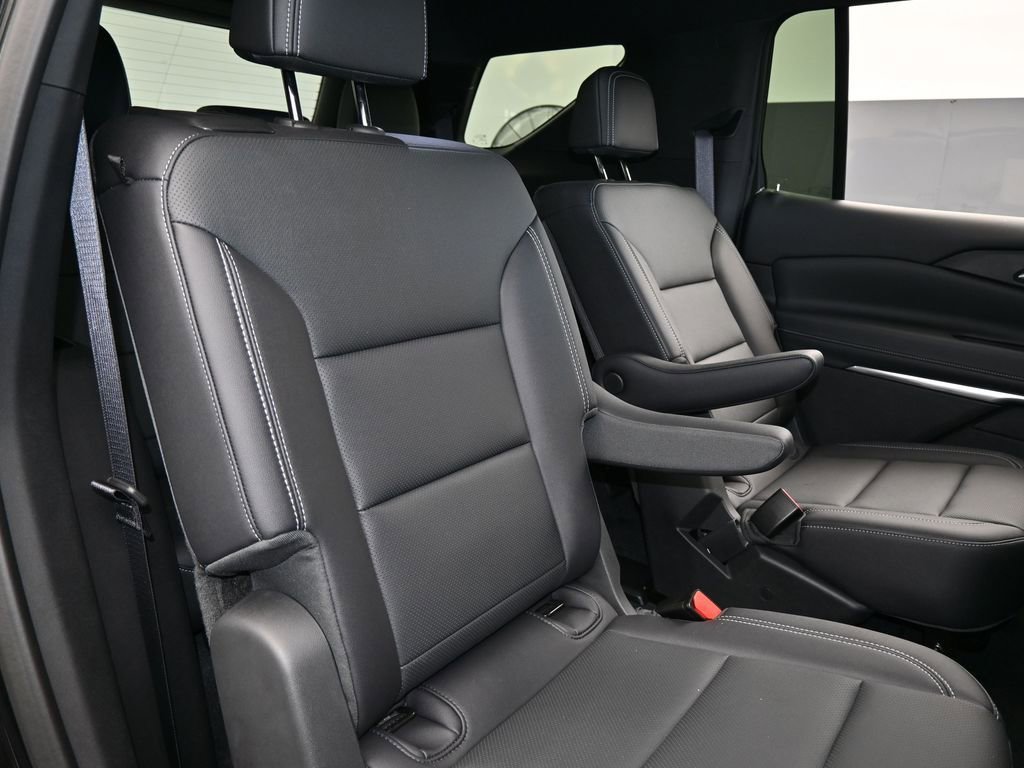 Used 2025 Chevrolet Traverse LT w/ Midnight/Sport Edition image 45