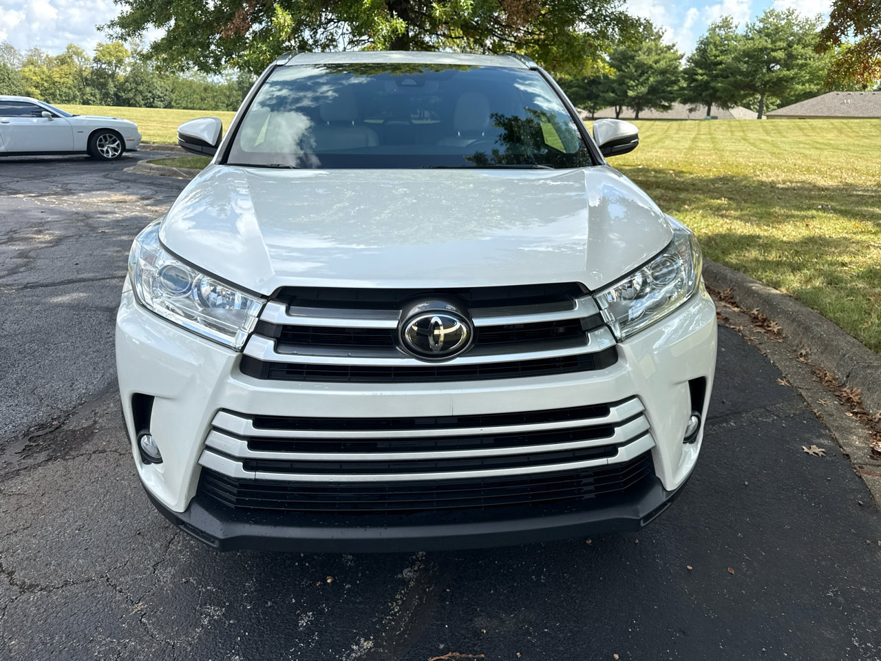Used 2019 Toyota Highlander XLE image 8