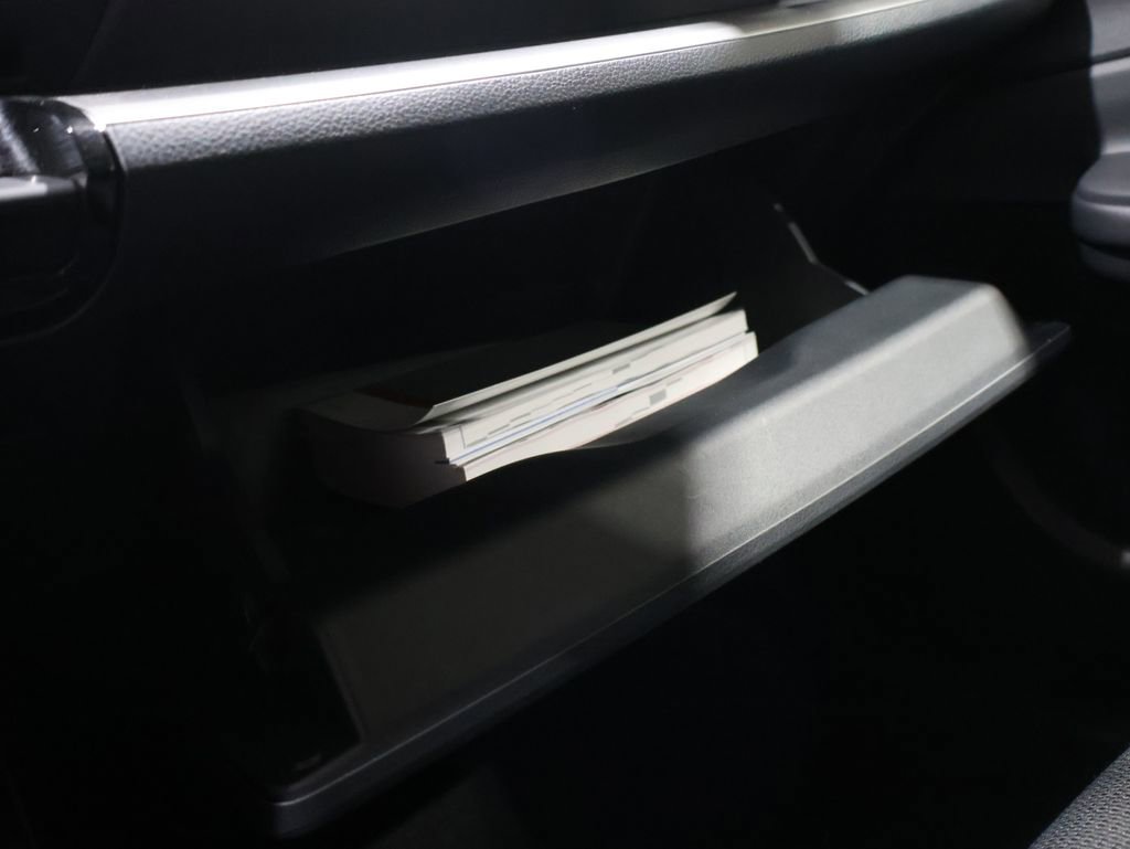 Used 2024 Toyota Prius LE image 31