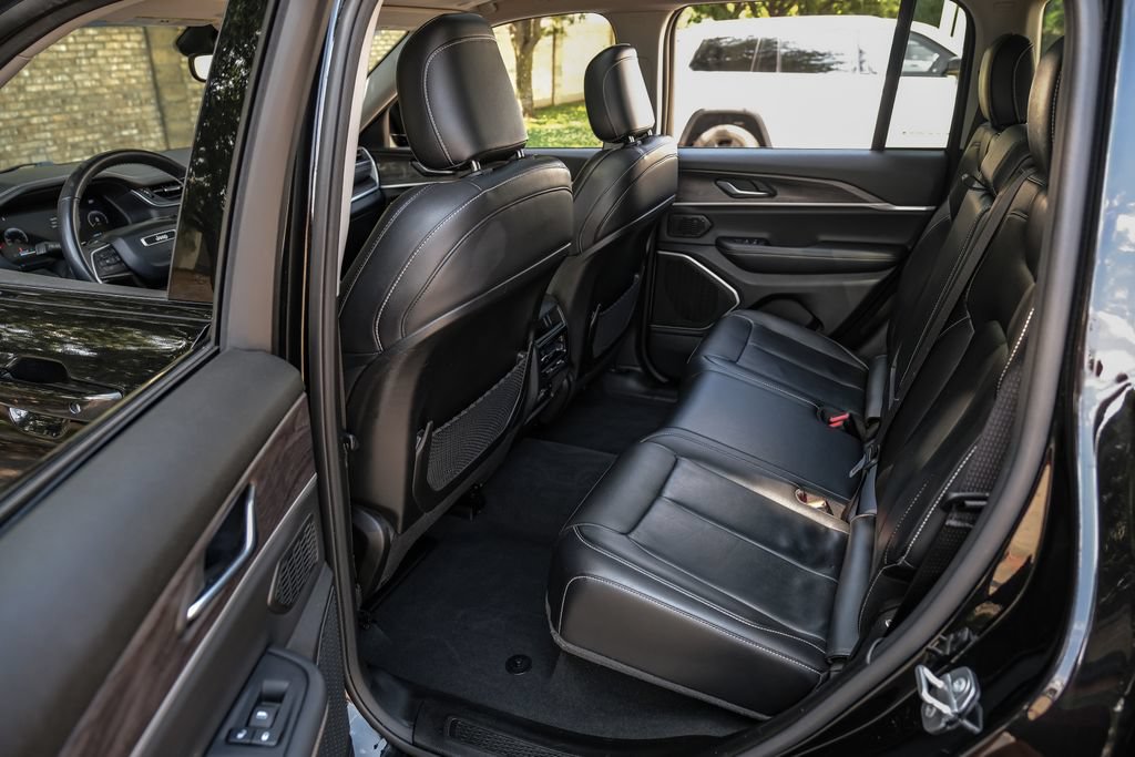 Used 2022 Jeep Grand Cherokee Limited AWD/4WD image 50
