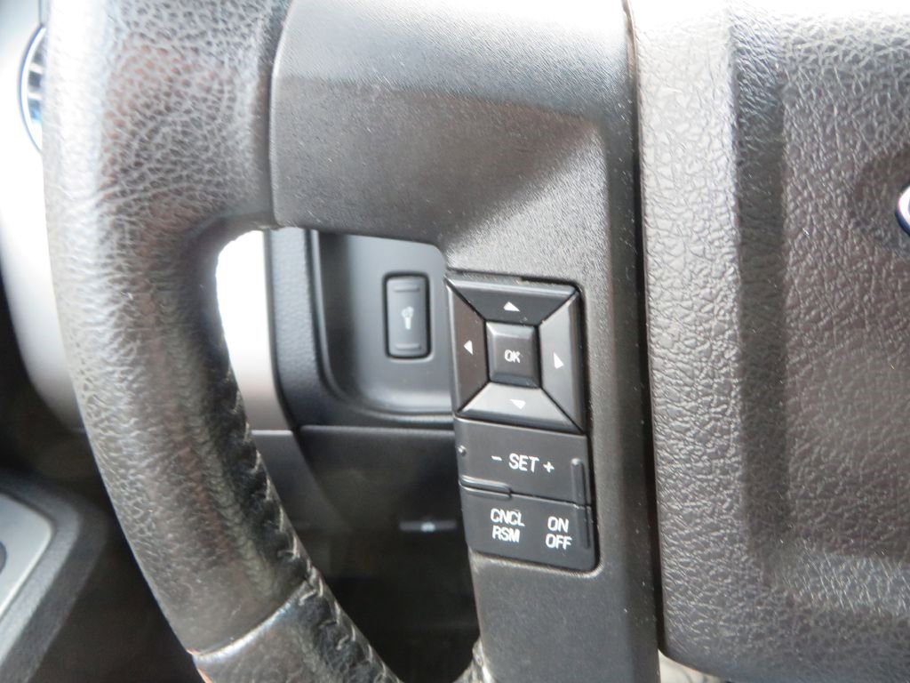 Used 2015 Ford Expedition XLT w/ Equipment Group 201A RWD image 18