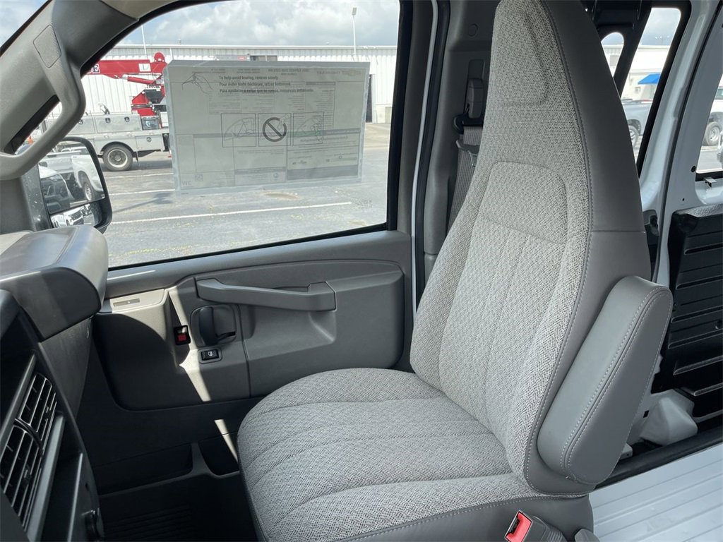 New 2025 Chevrolet Express 3500 Extended w/ Driver Convenience Package image 17