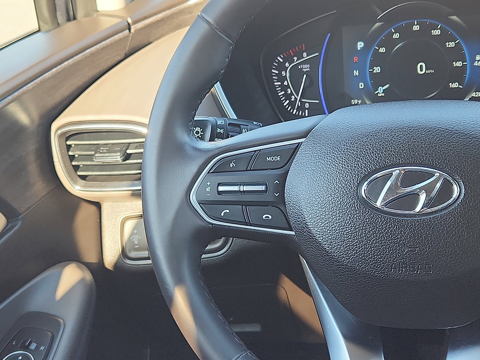 Used 2020 Hyundai Santa Fe SEL w/ Convenience Package image 15