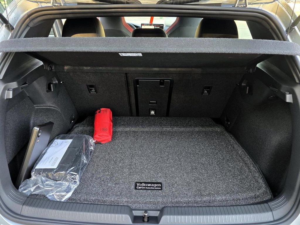 New 2026 Volkswagen GTI SE FWD image 26