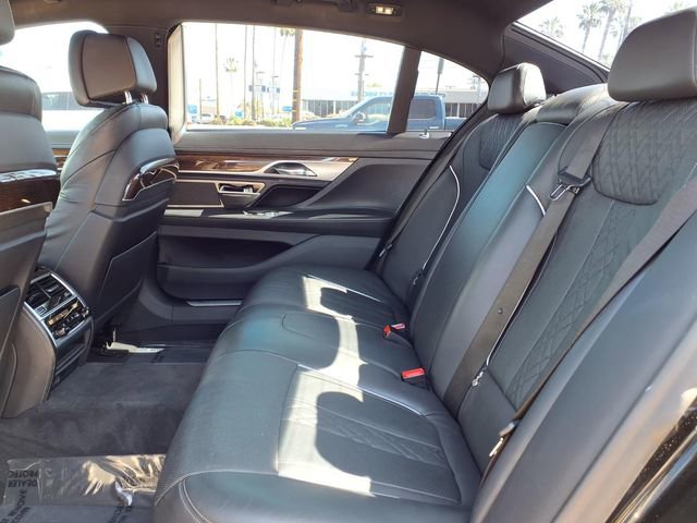 Used 2020 BMW 740i w/ M Sport Package image 25