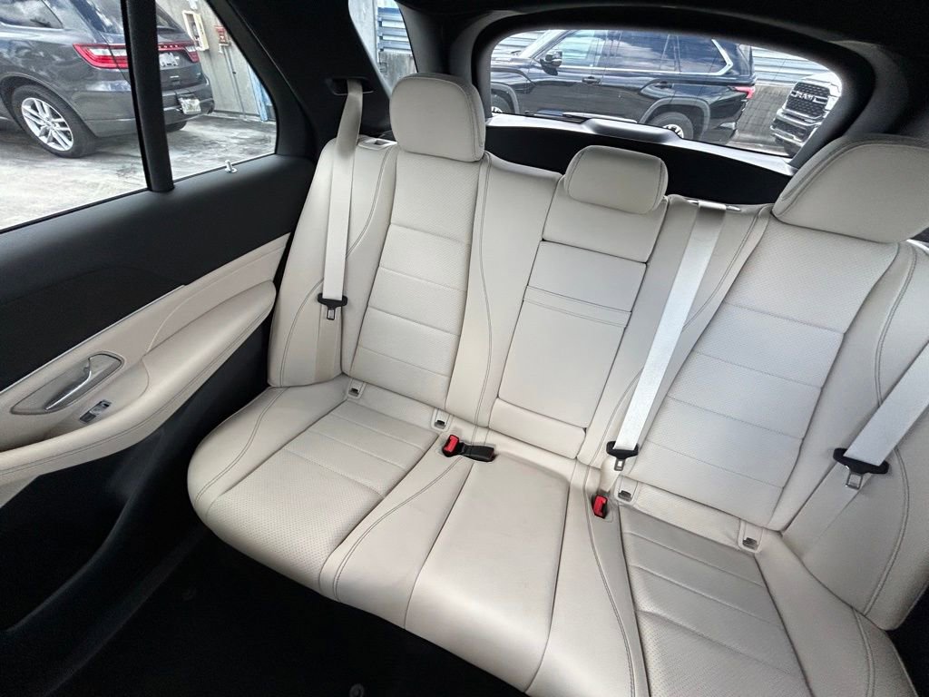 Used 2025 Mercedes-Benz GLE 450e 4MATIC image 10