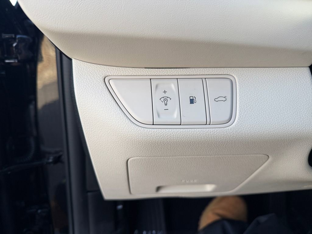 Used 2026 Genesis G70 2.5T image 20