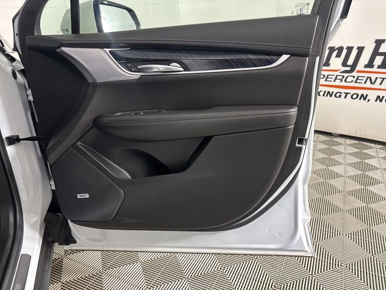 Used 2024 Cadillac XT6 Premium Luxury image 27