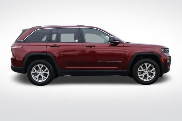 Used 2024 Jeep Grand Cherokee Limited image 11