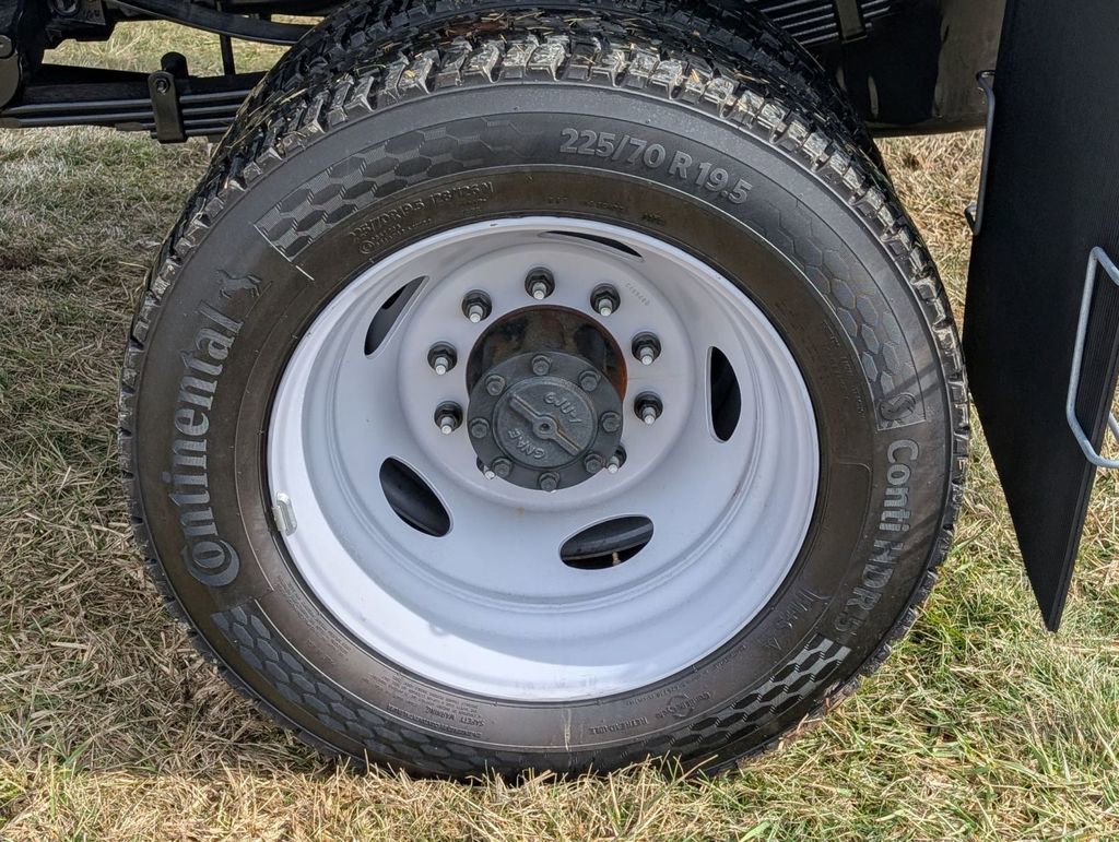 New 2025 Ford F550 XL image 15