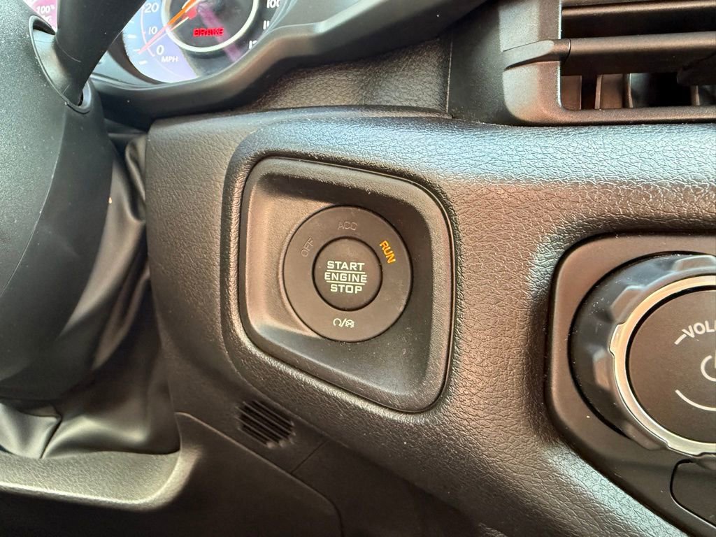 Used 2025 Jeep Wrangler Sport image 22