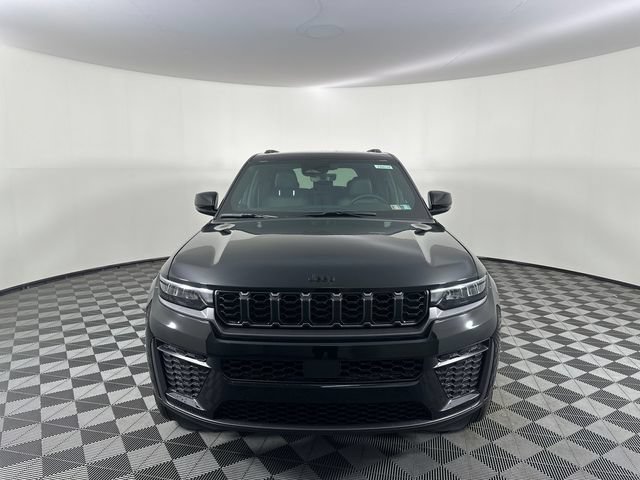 New 2026 Jeep Grand Cherokee Altitude AWD/4WD image 2