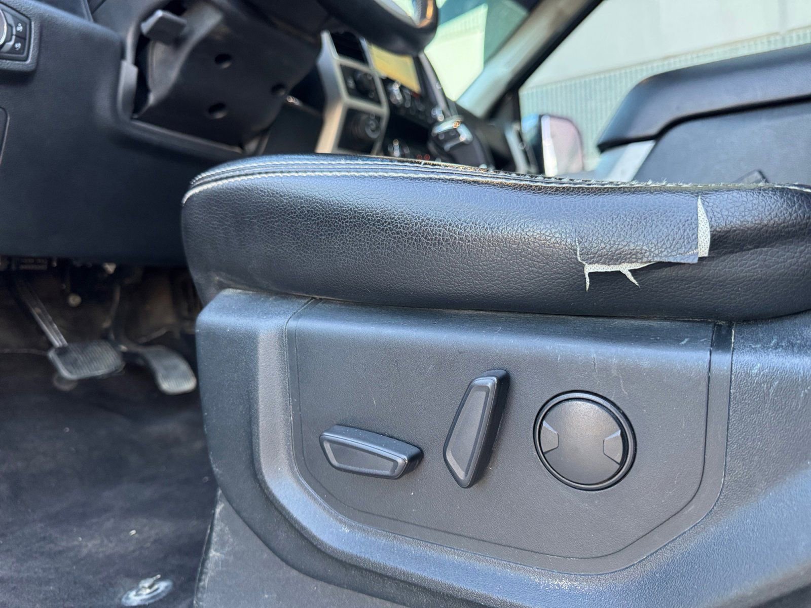 Certified 2019 Ford F150 Lariat image 20