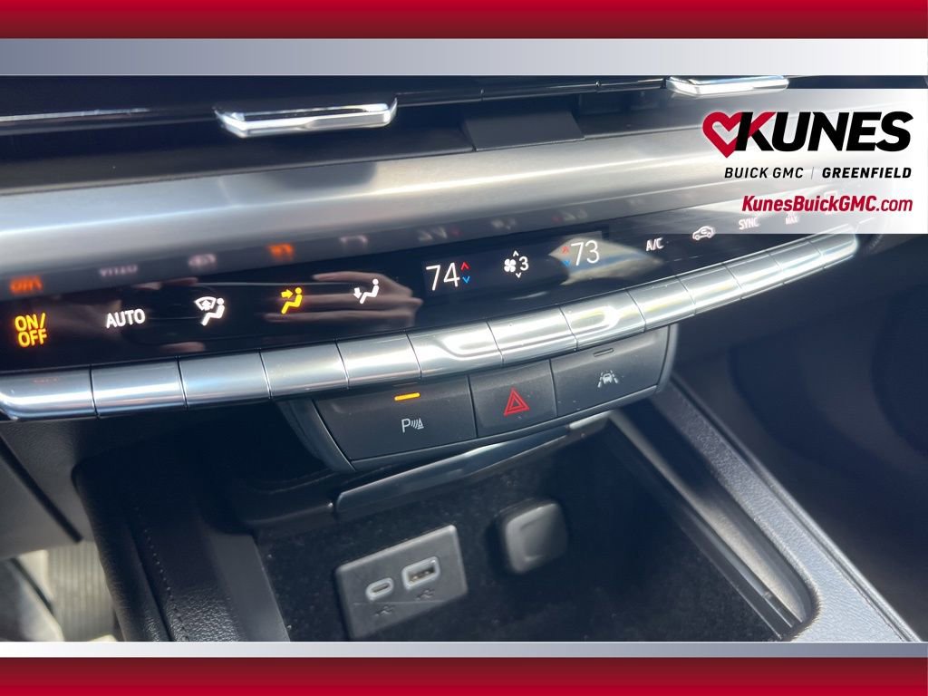 Used 2024 Cadillac XT4 Premium Luxury image 32