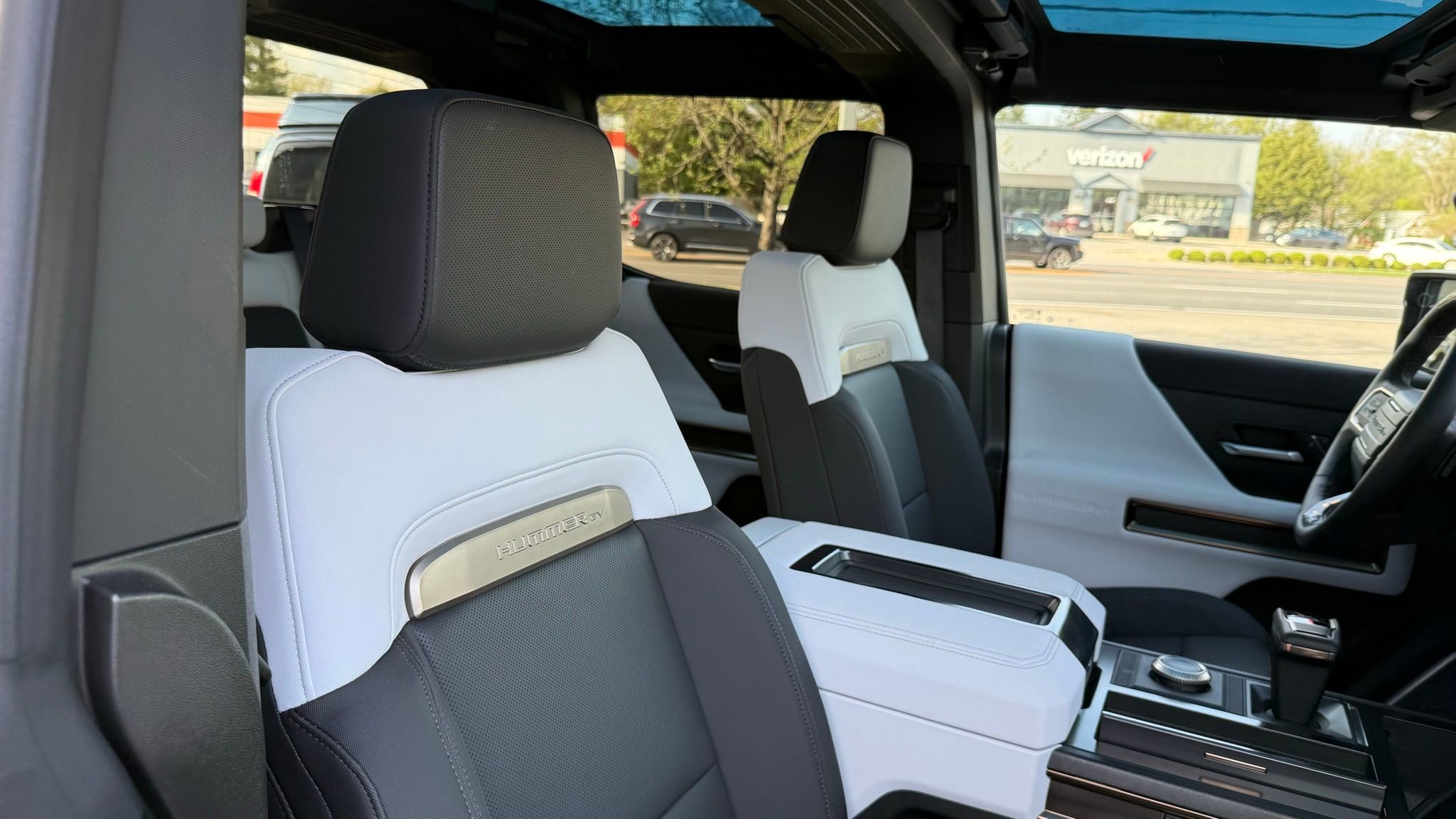 Used 2024 GMC Hummer EV 3X w/ Omega Edition AWD/4WD image 47
