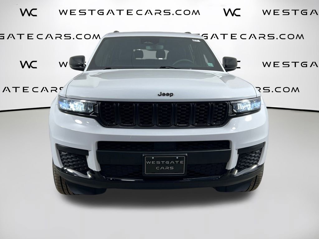 Used 2023 Jeep Grand Cherokee L Laredo image 4