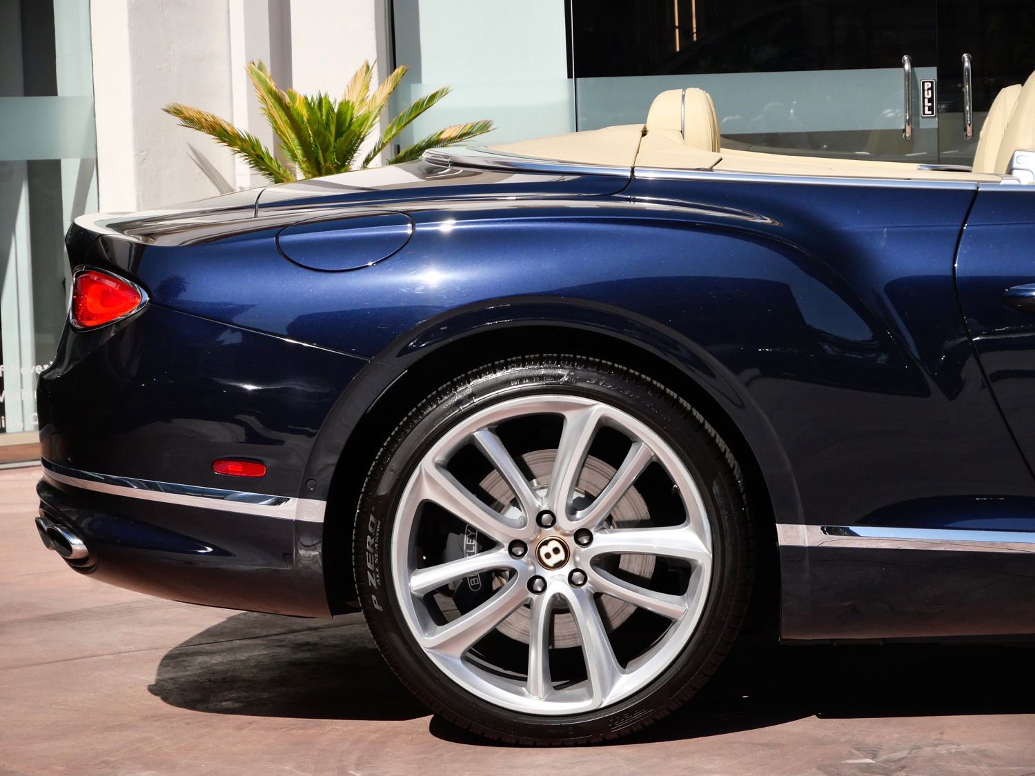 Used 2020 Bentley Continental GT image 9